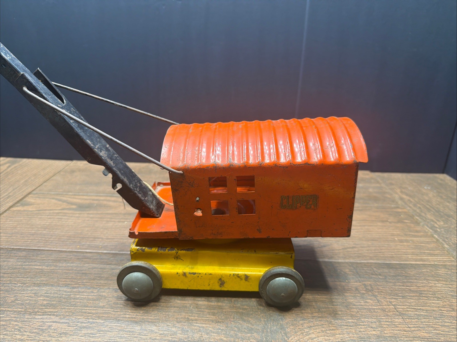 Vintage Clipper Pressed Steel Steam Shovel Crane Toy – Orange & Yellow Tin Litho