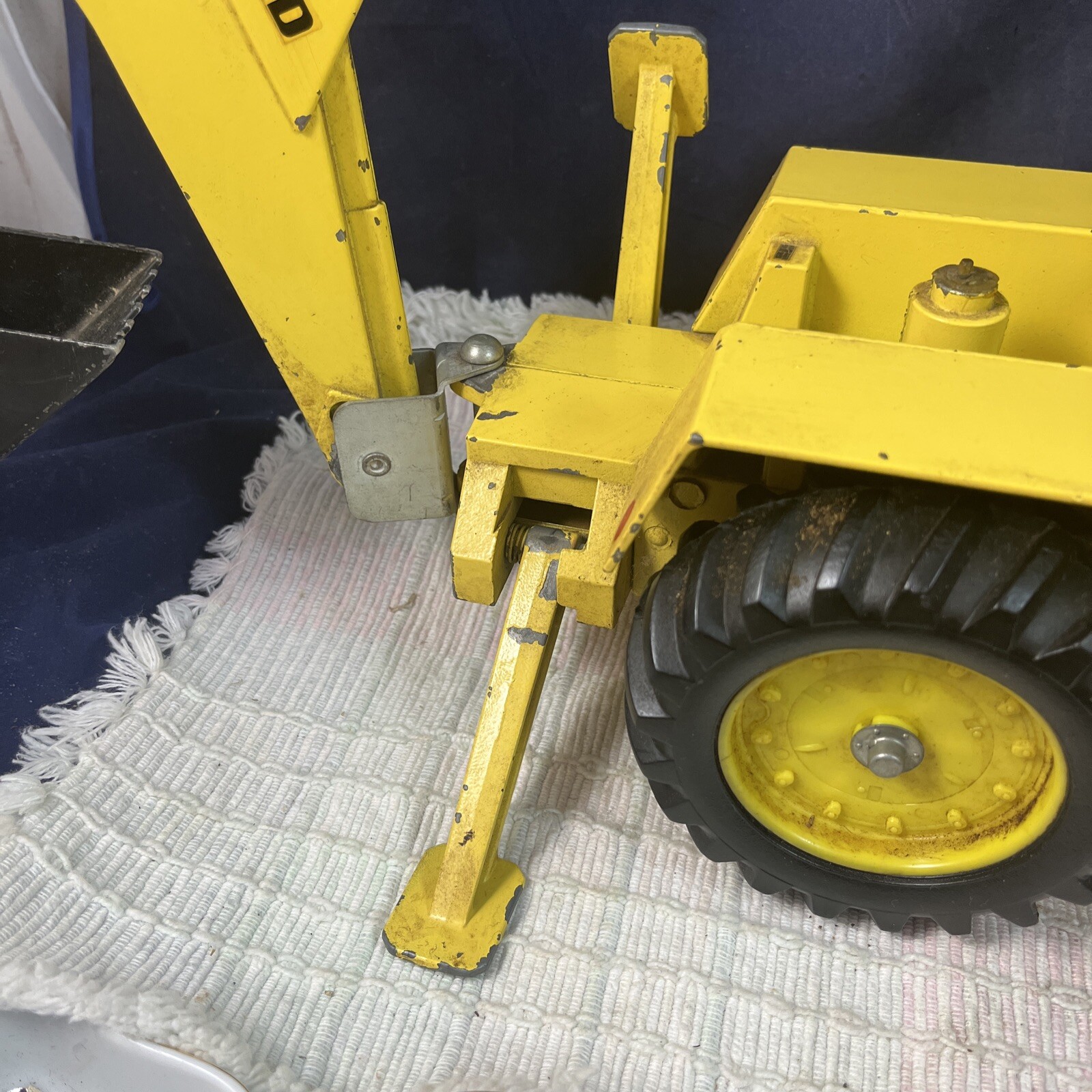 Vintage Ertl Ford 7500 Die-Cast Backhoe Front Loader Tractor – 1/12 Scale