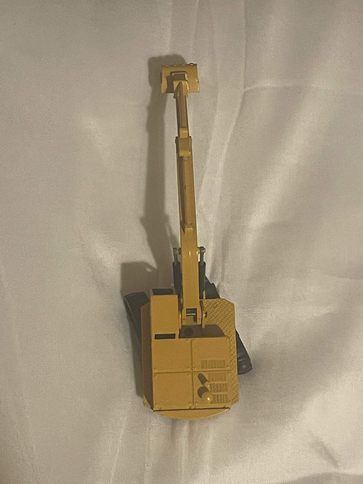 NZG Caterpillar EXCAVATOR VTG WEST GERMANY 1/87 Scale NICE No 143