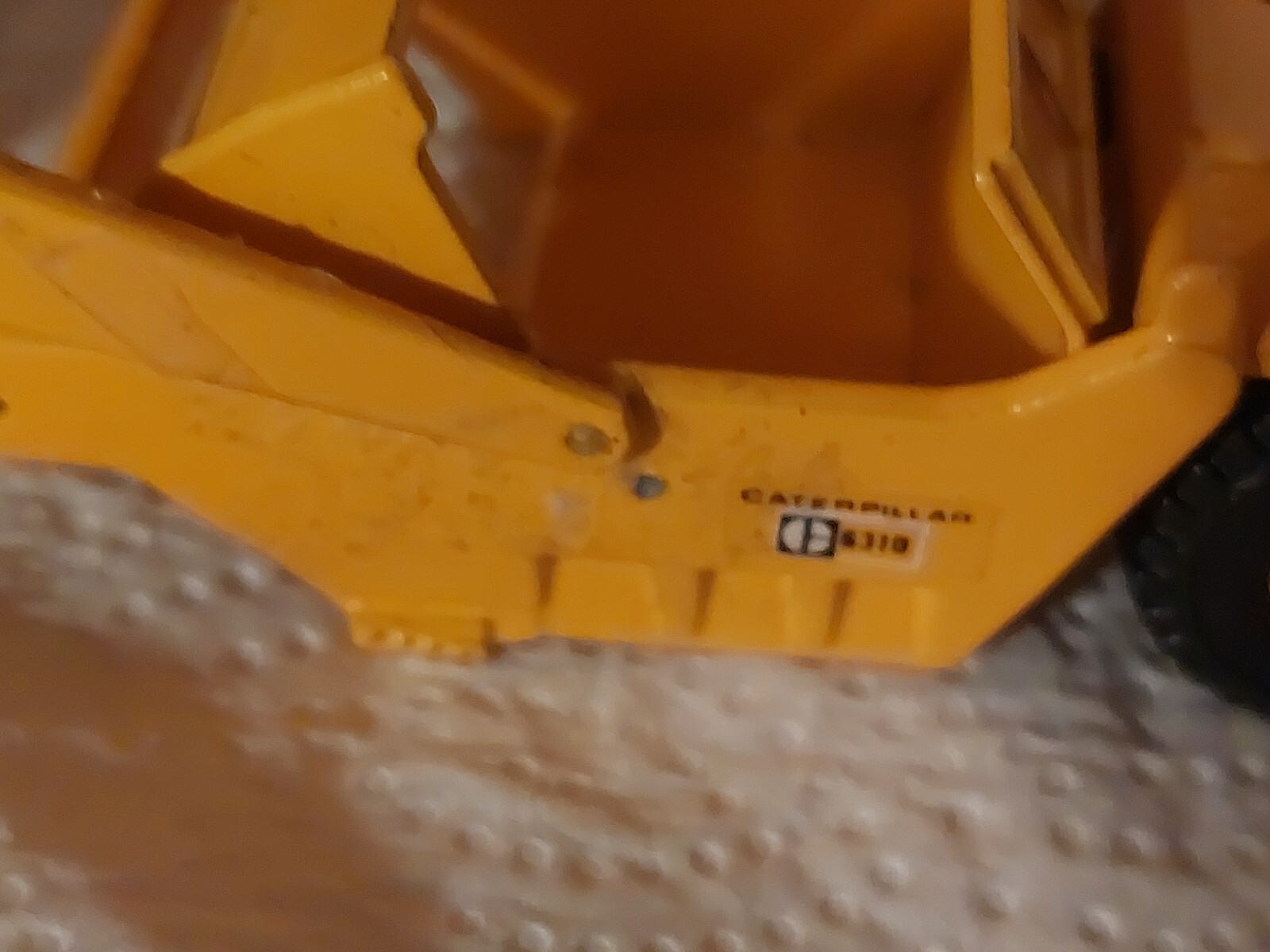 1:50 8″ L CAT # 6310 MINIATIRAS PARTS REATTACHED, SEE PHOTOS, PARTS OR REPAIR