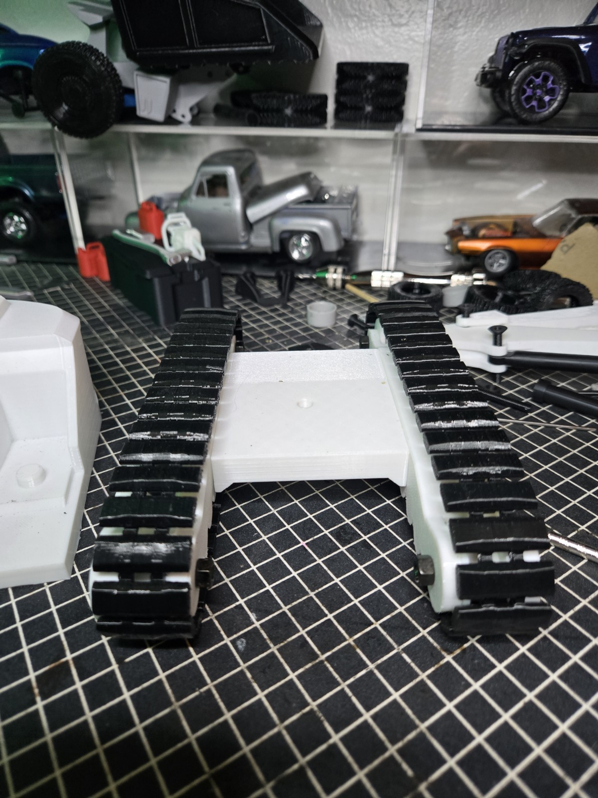 Excavator Model Kit 1-24 Scale With Rubber Tracks