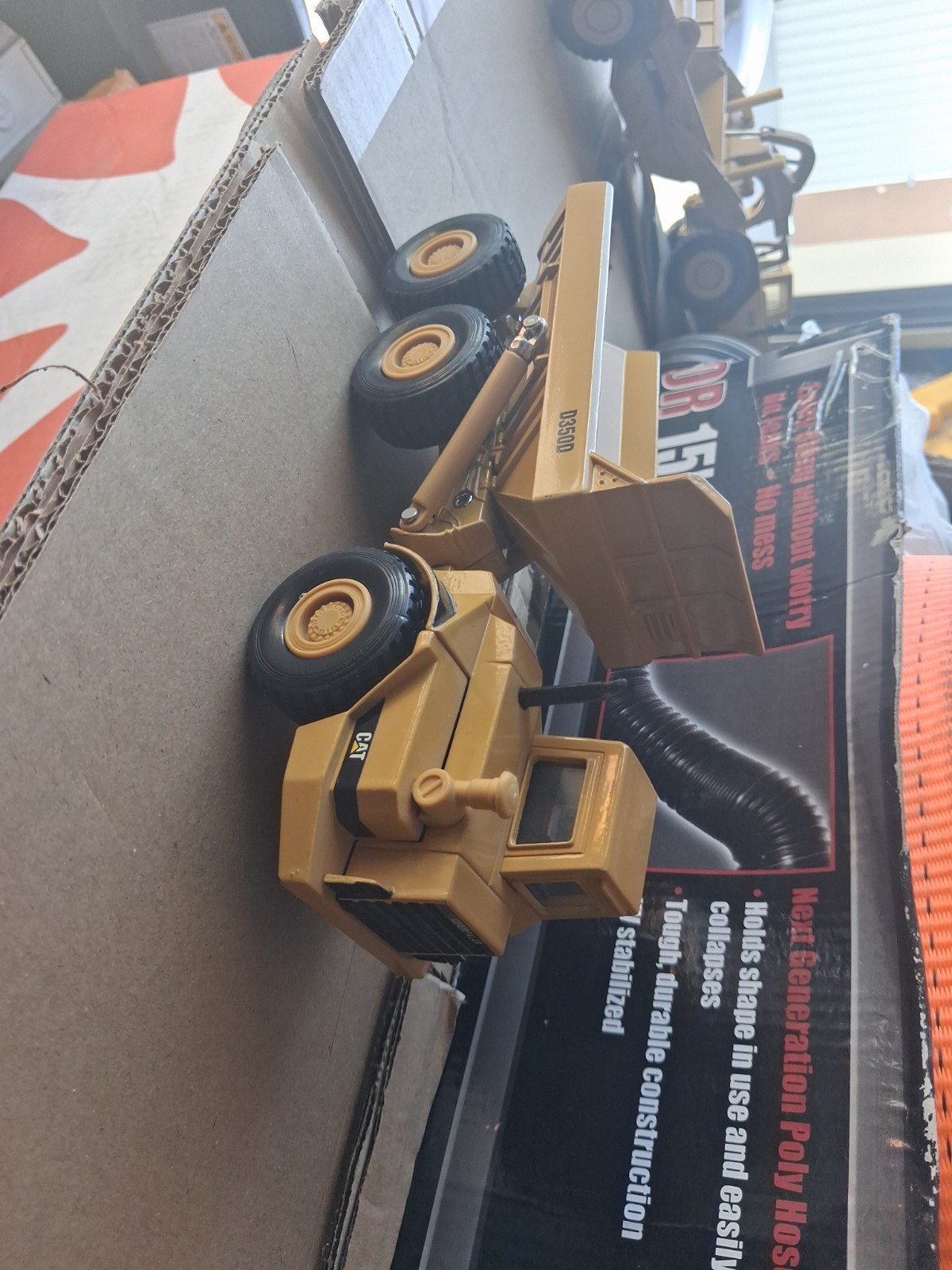 ERTL Caterpillar D350D Articulated Dump Truck 1/50 Scale ( Vintage ERTL, CAT)