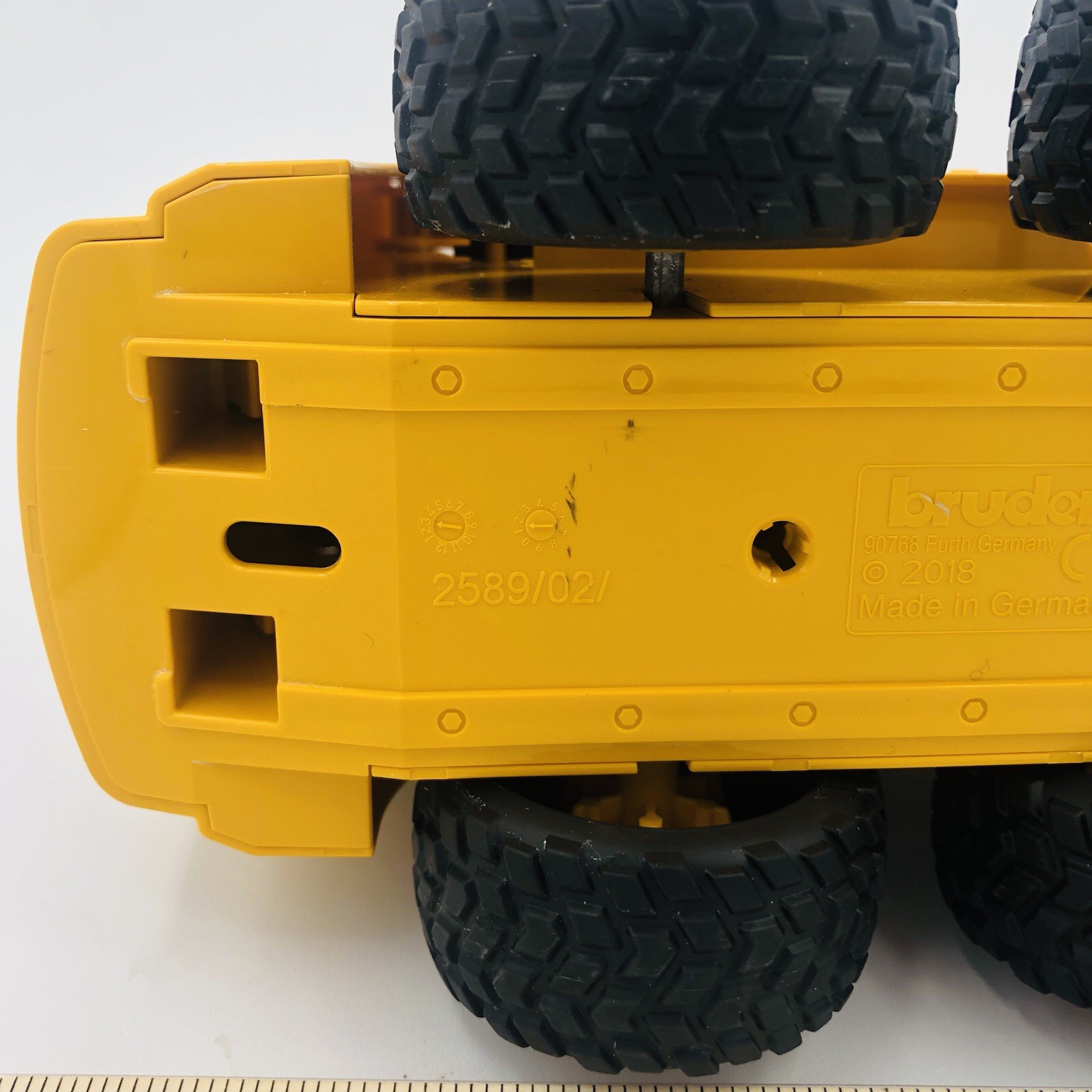 Bruder 2018 Cat Front End Loader 2589/02 – Caterpillar, Made in Germany