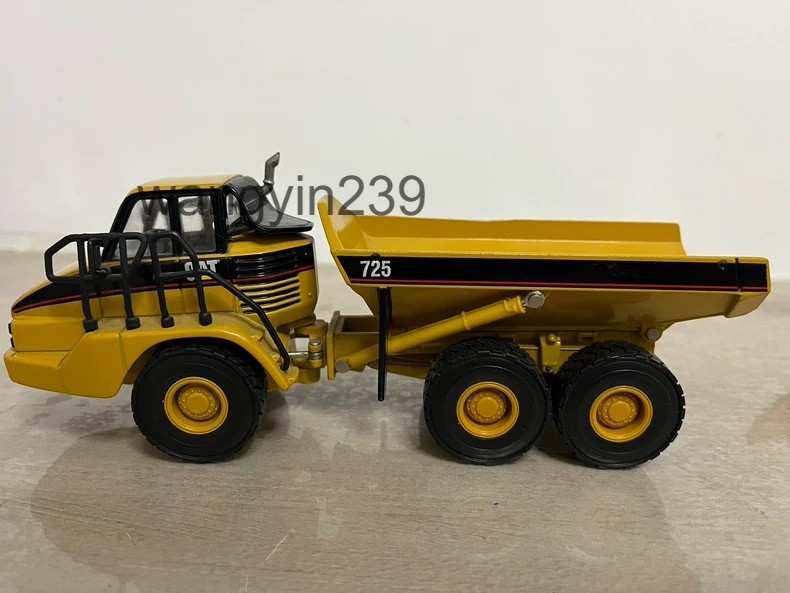1:50 CAT 725 Articulated Dump Truck Alloy Model