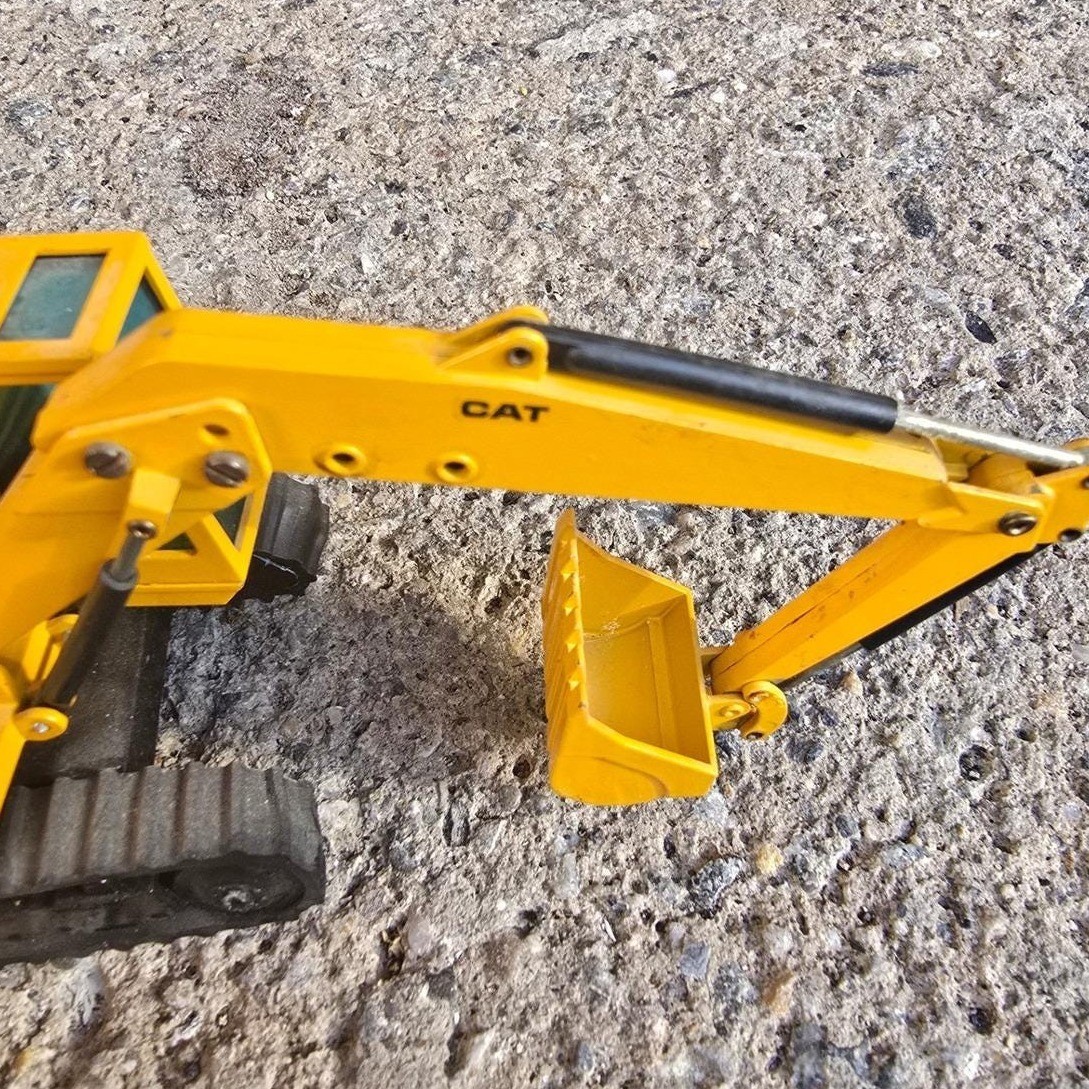 Vintage NZG Modelle Caterpillar 215 Excavator 1:50 Diecast West Germany CAT Toy