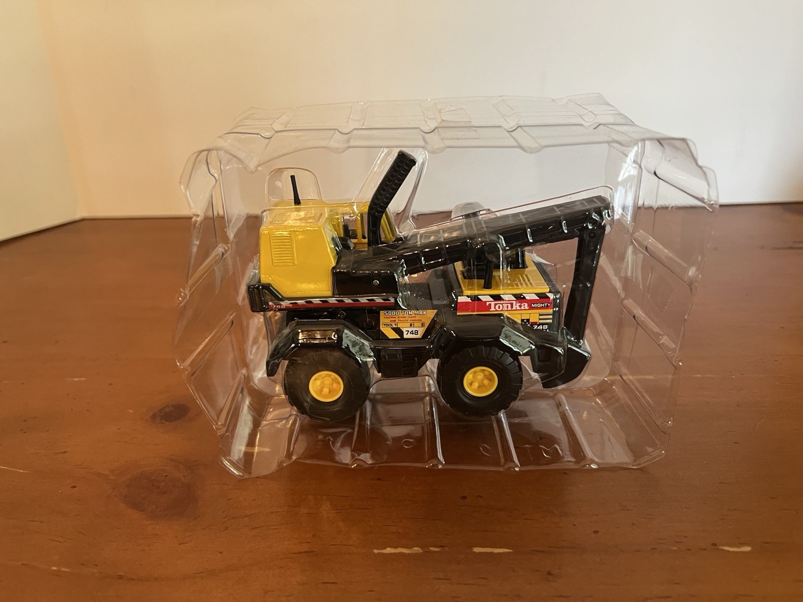 NEW 1998 Maistro Hasbro 5000 Ton Mighty Tonka 748 Diecast Truck