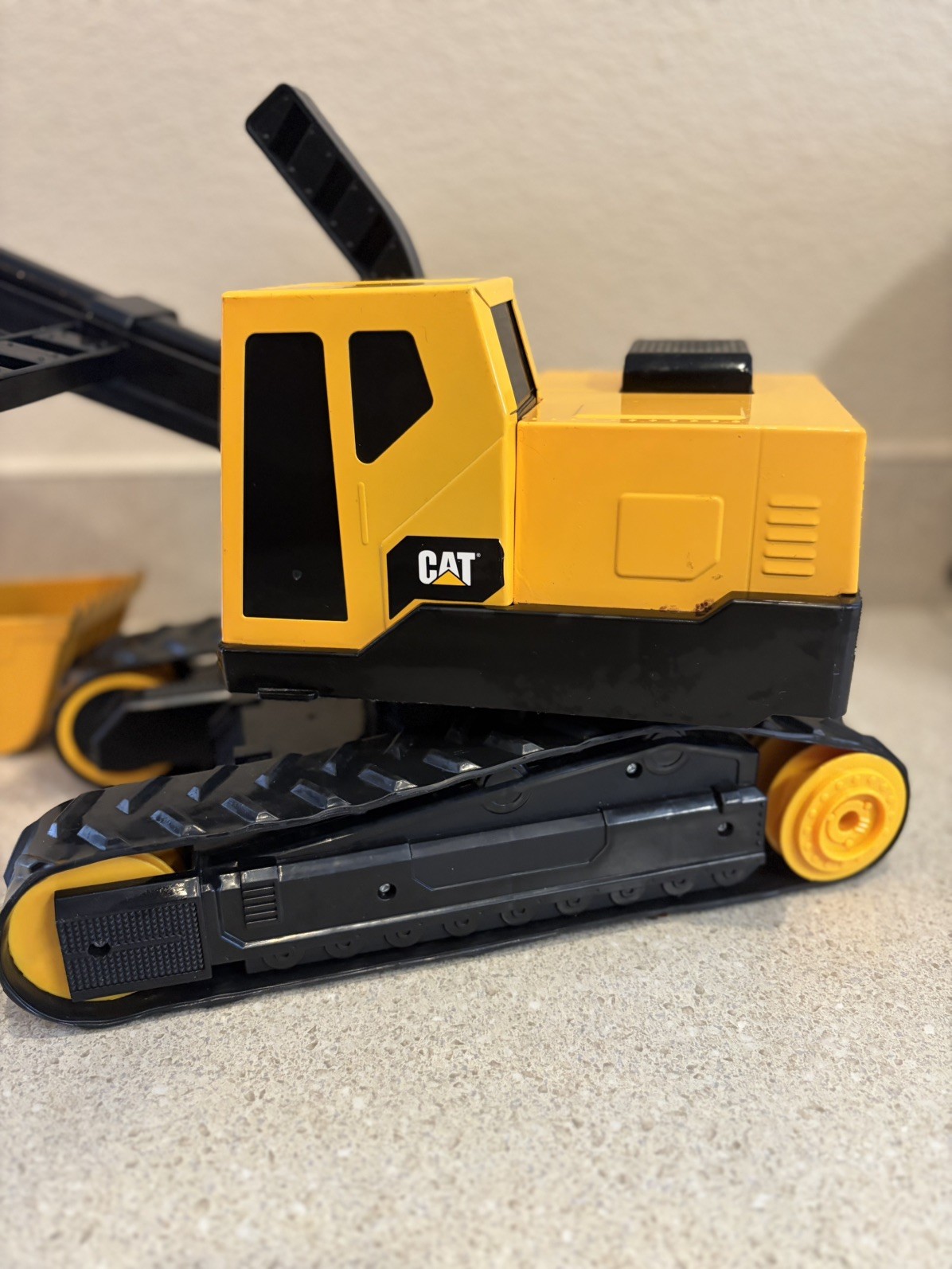 Bruder CAT Excavator. Lightly used, great condition 1:16 model
