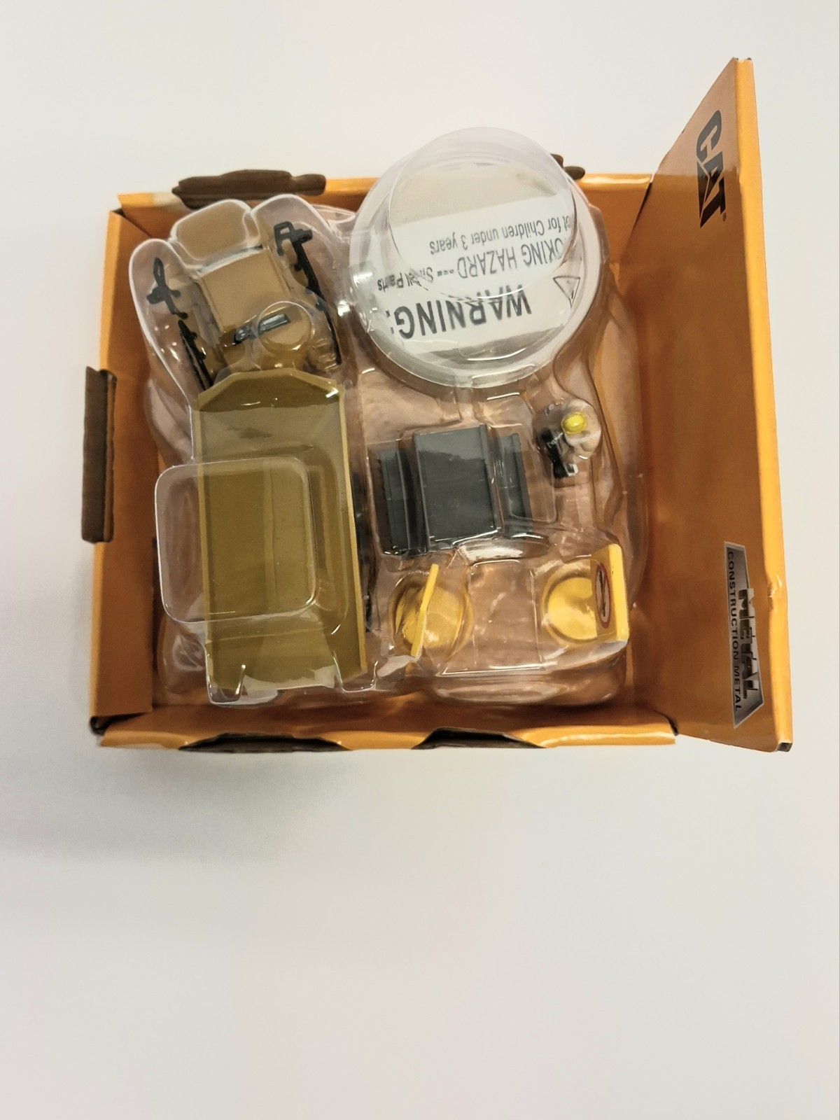 Cat 1/87 Earth Movers Diecast Masters 730 Caterpillar Wheel Hauler Diecast Model