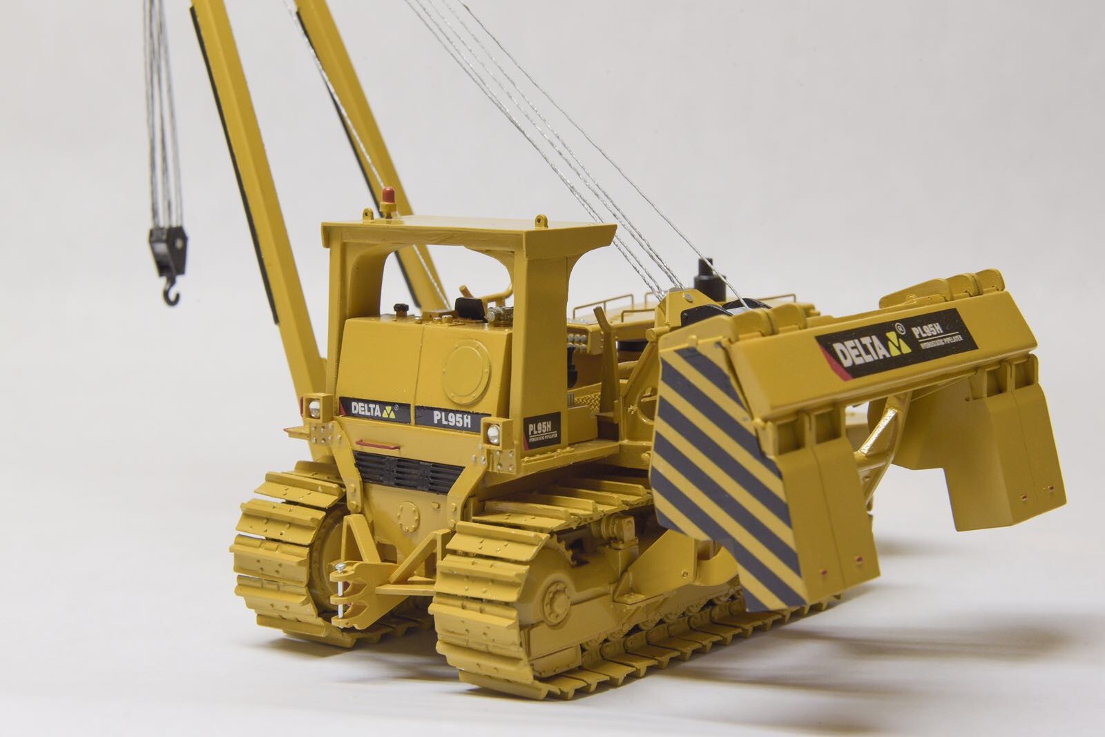 1/50 Delta Pipelayer PL95H – High Quality Resin KIT with Metal tracks