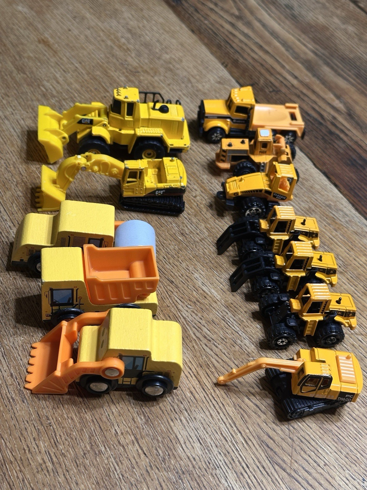 Lot of 12 Construction Vehicle Toys CAT Matchbox Wooden Bulldozer Excavator Truc