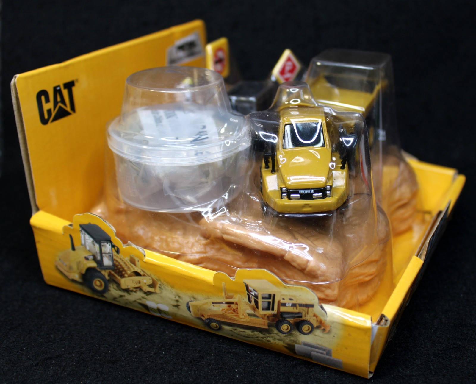 Diecast Masters Earth Mover Series CAT 730 Articulated Truck Construction Set