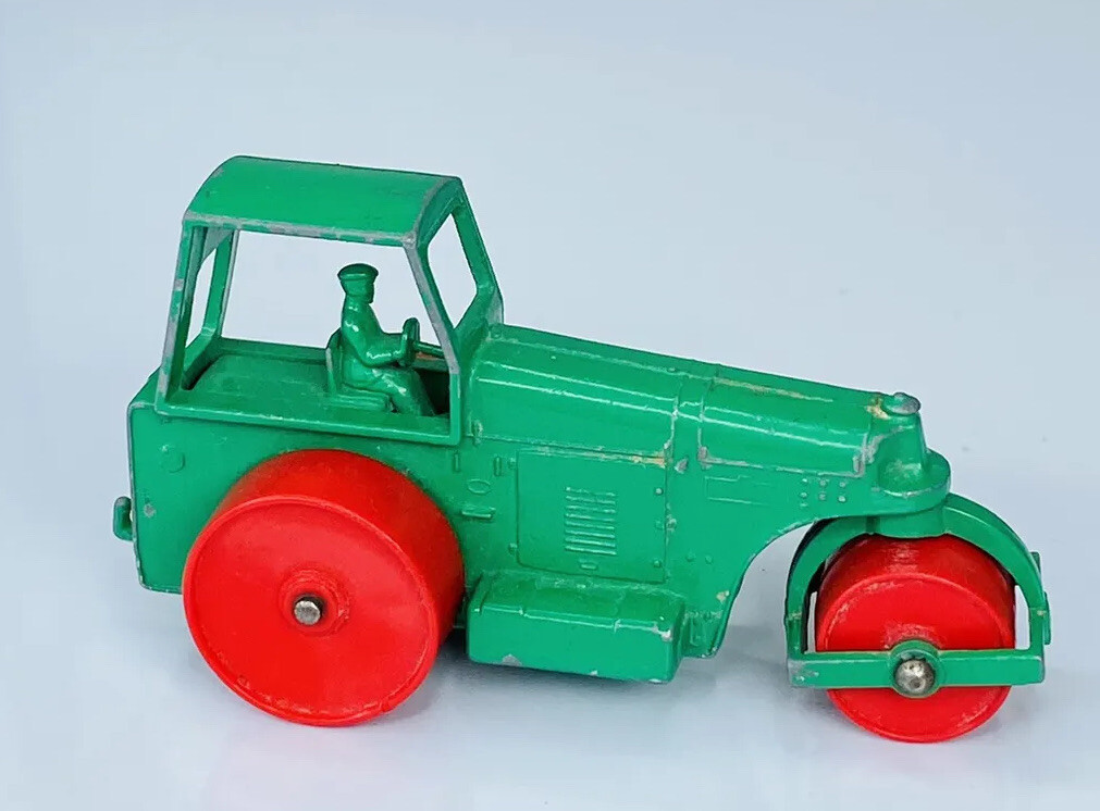 MATCHBOX LESNEY #1 AVELING BARFORD ROAD ROLLER 1966 TOY TRACTOR