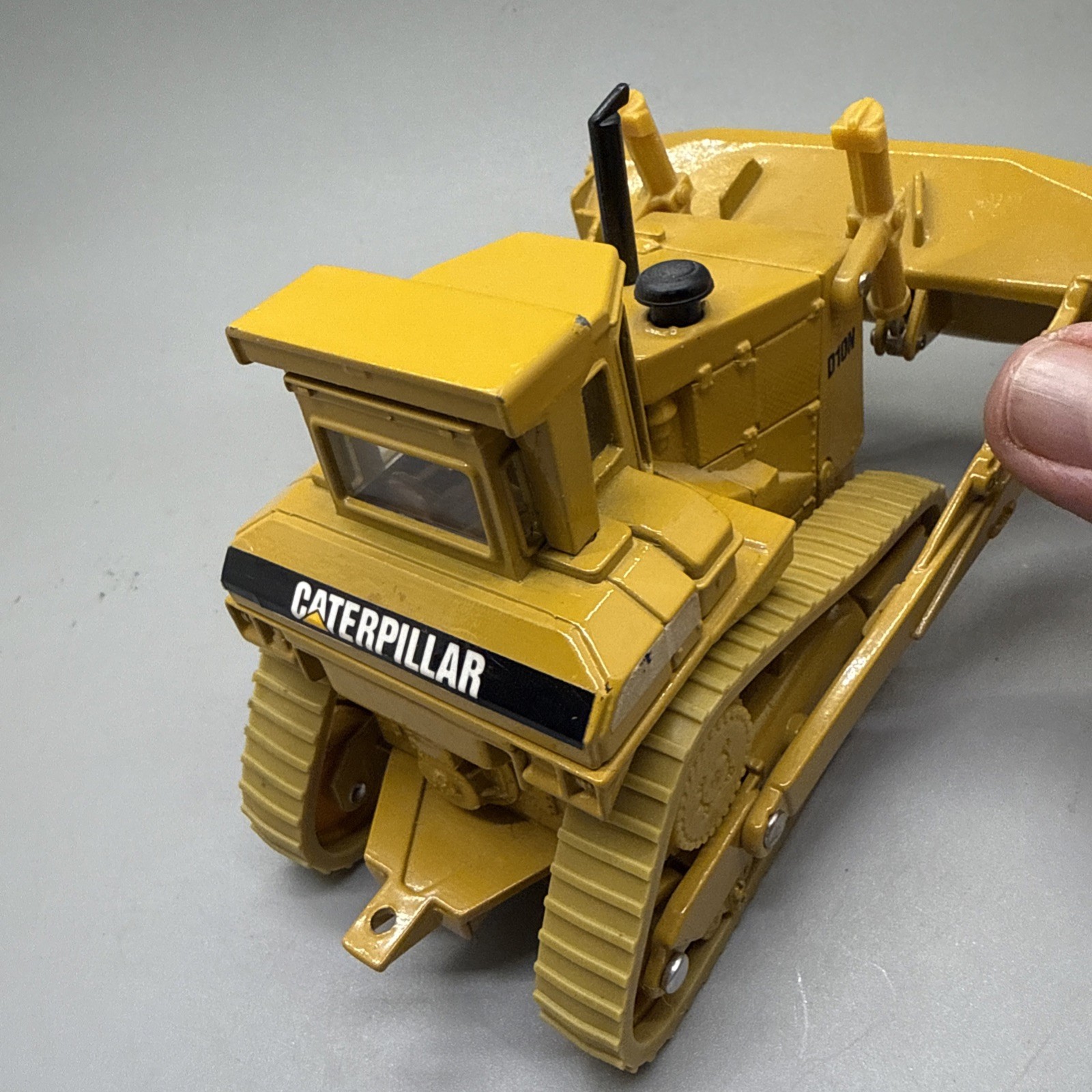 Caterpillar Cat D10N Dozer – ERTL 1:50 Scale Diecast Model #1243U