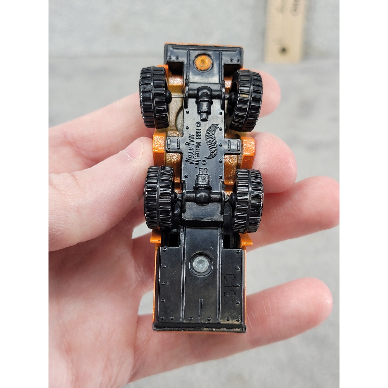 Hot Wheels Stunt Crane Orange Diecast Construction Truck 1988 Malaysia Vintage