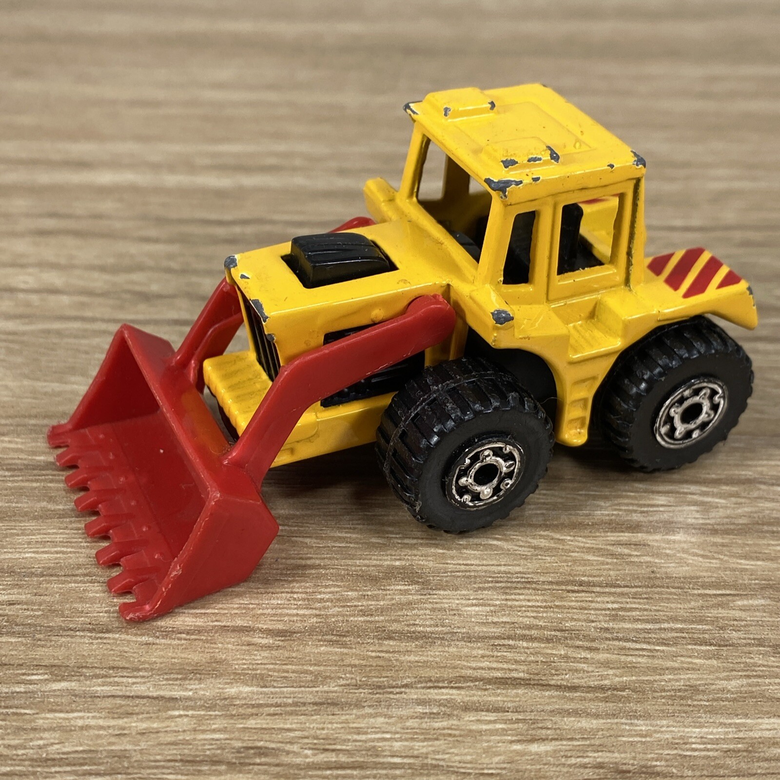 Matchbox Superfast TRACTOR SHOVEL 1976 #29 Yellow Diecast Vintage