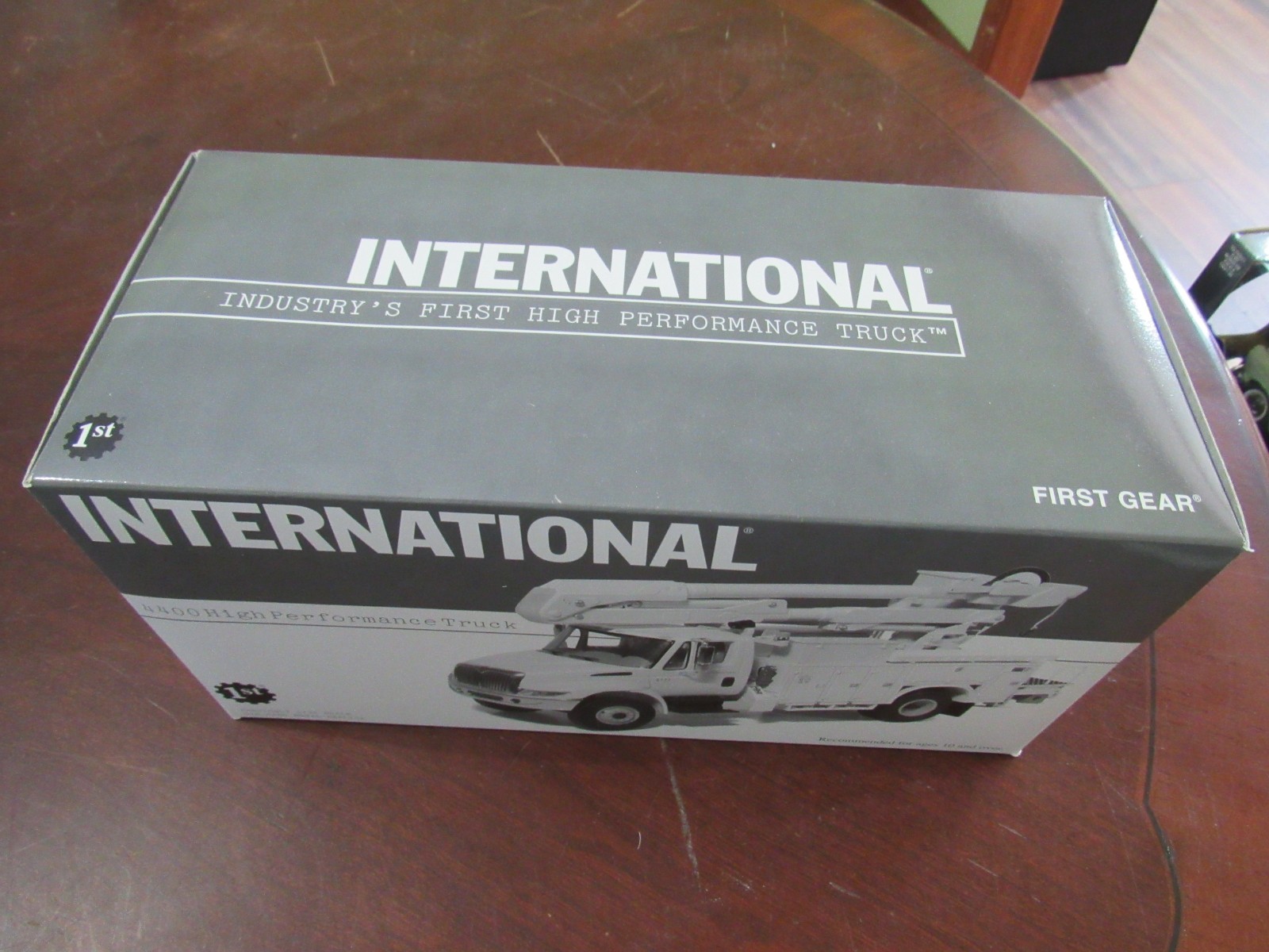 FIRST GEAR 1/34 HANCOCK WOOD IHC 4400 UTILITY TRUCK – NIB – NEVER DISPLAYED