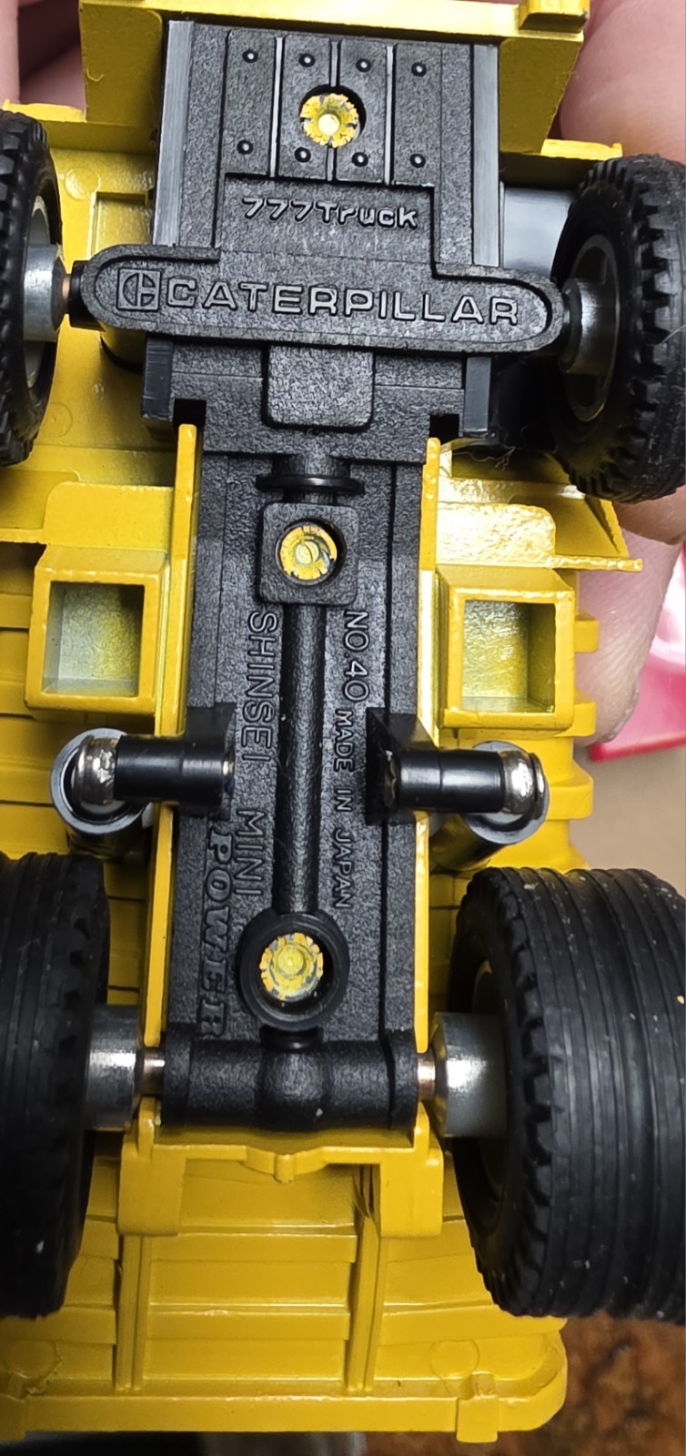 4 Shinsei Mini Power 13 Bulldozer, 40 Caterpillar 777 Truck, 10 Heavy Dump Truck