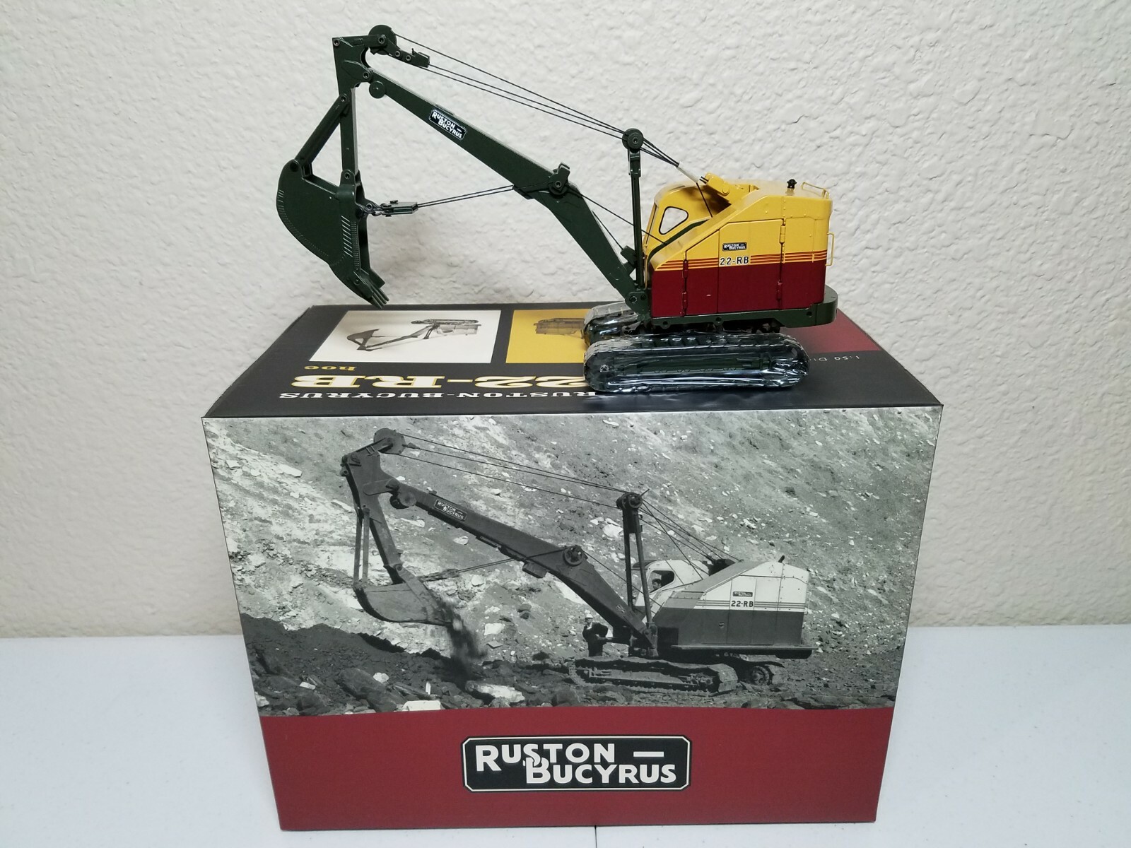 Ruston-Bucyrus 22-RB Cable Hoe with Metal Tracks – EMD 1:50 Scale #T002.1 New