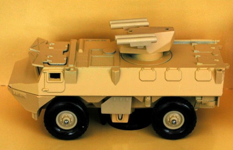 Solido 6007 Saviem VAB 4X4 Rocket Tubes Sand – France 1/50 O Scale MIB