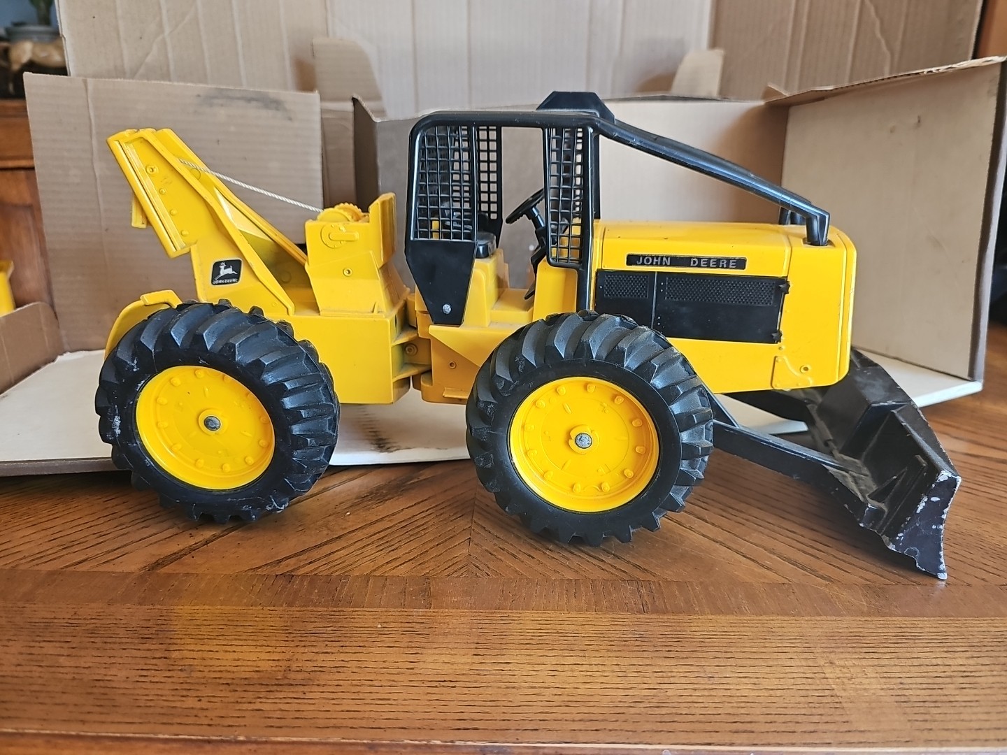 Ertl John Deere No. 590 Log Skidder 1/16 with Original Box