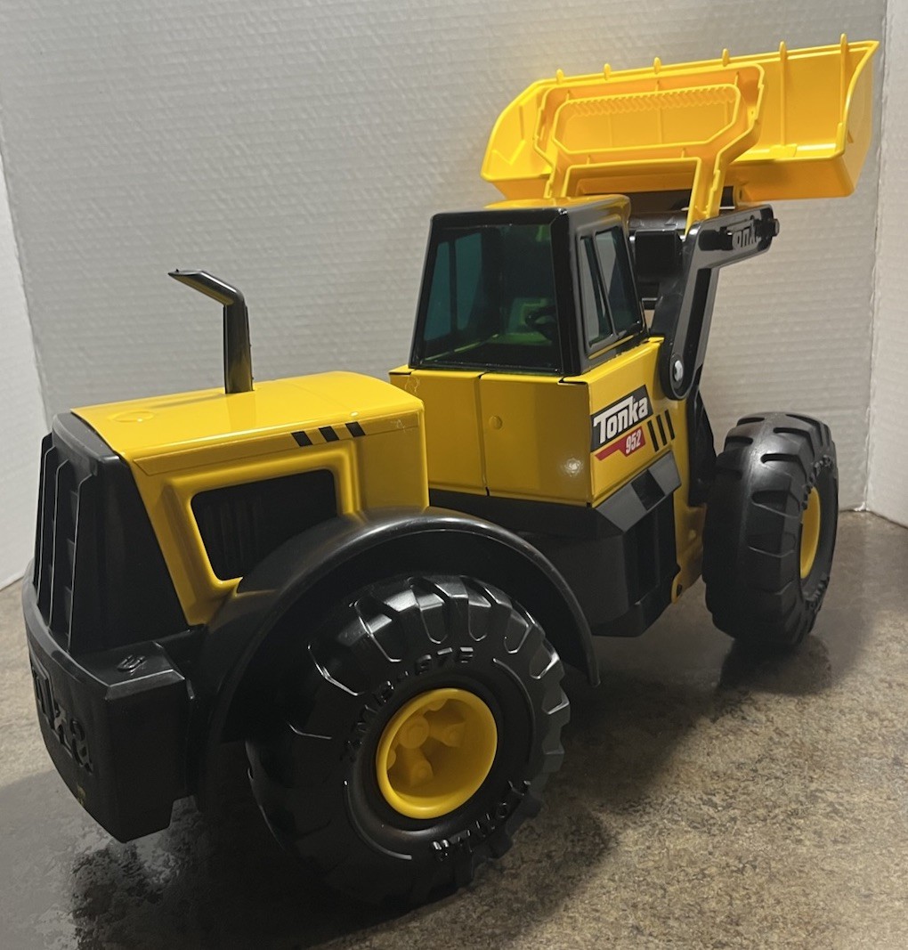 Hasbro Tonka Classic Front End Loader Steel/Metal & Plastic Truck #952