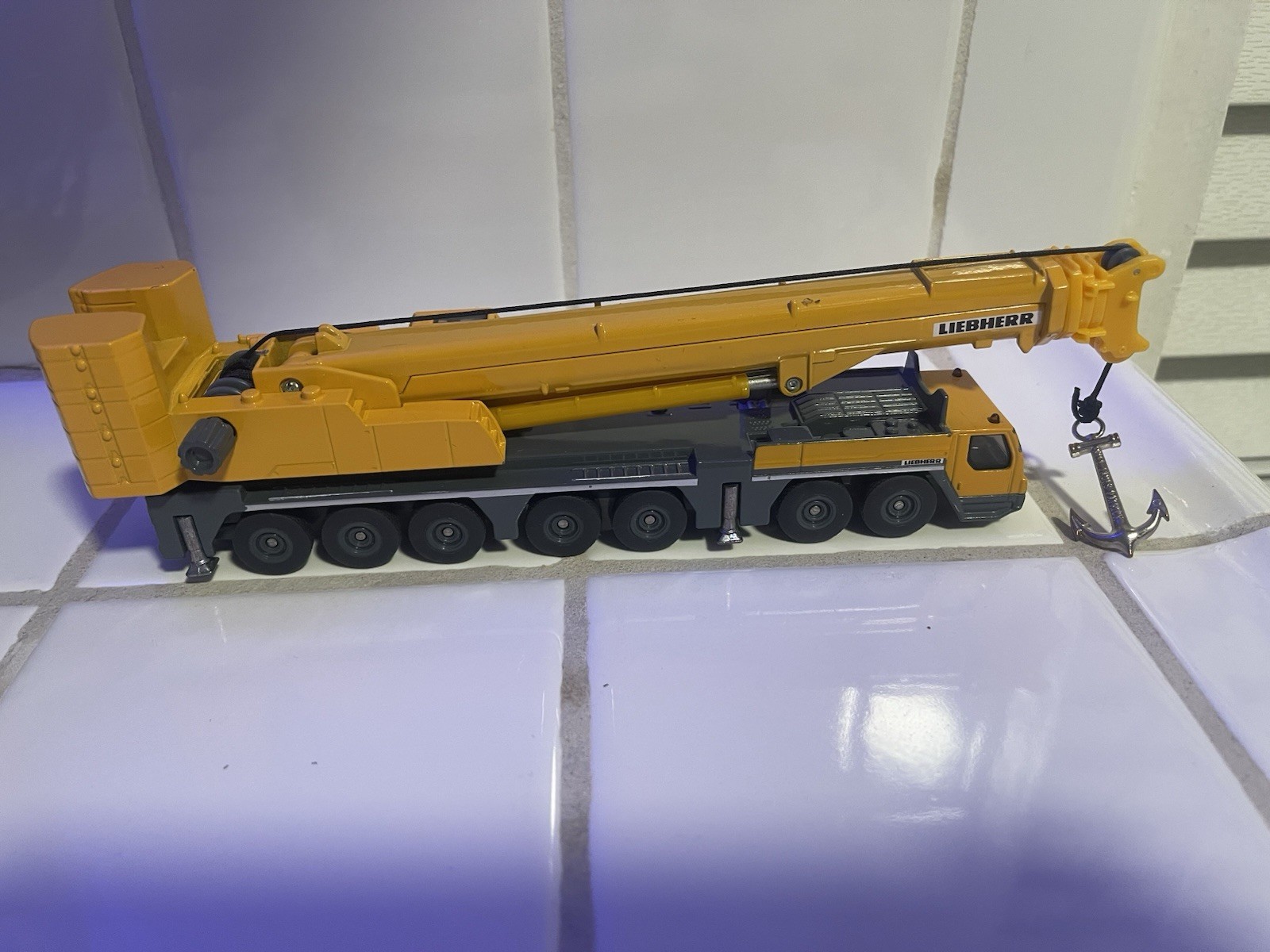 Siku 1/87 Liebherr Mobile Crane with Pivoting Crane Siku-1886