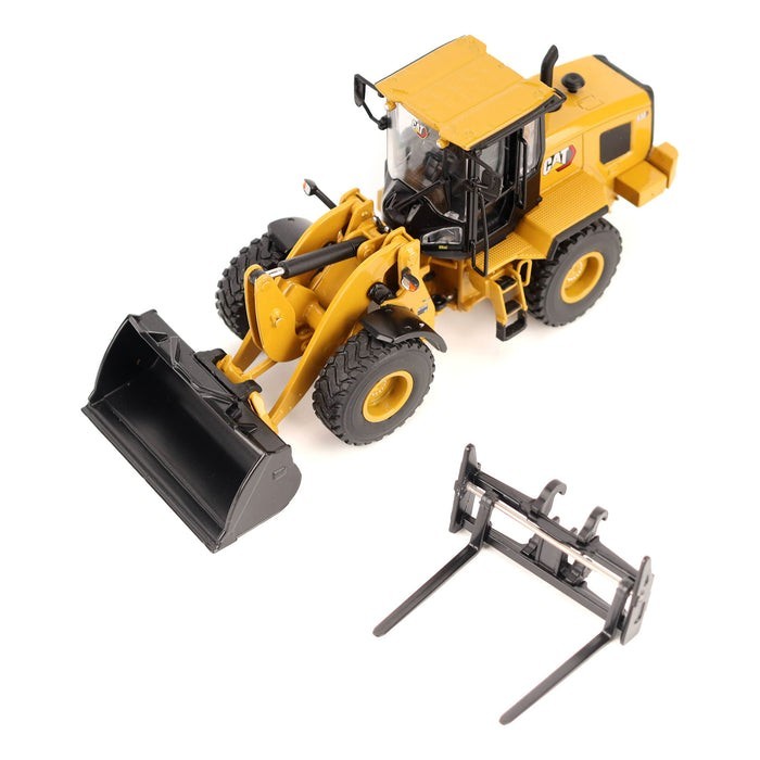 Cat 930 Wheel Loader with Attachments – Diecast Masters 1:50 Scale #85779 New