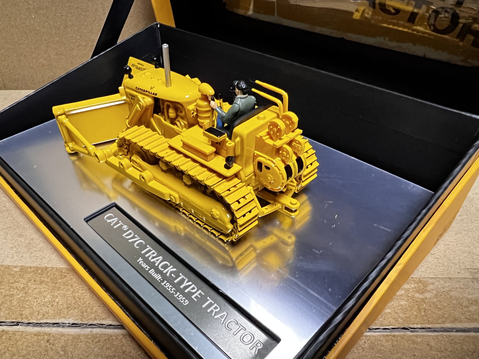DM 1:50 CAT D7C Caterpillar tracked bulldozer alloy vehicle shovel model 85577