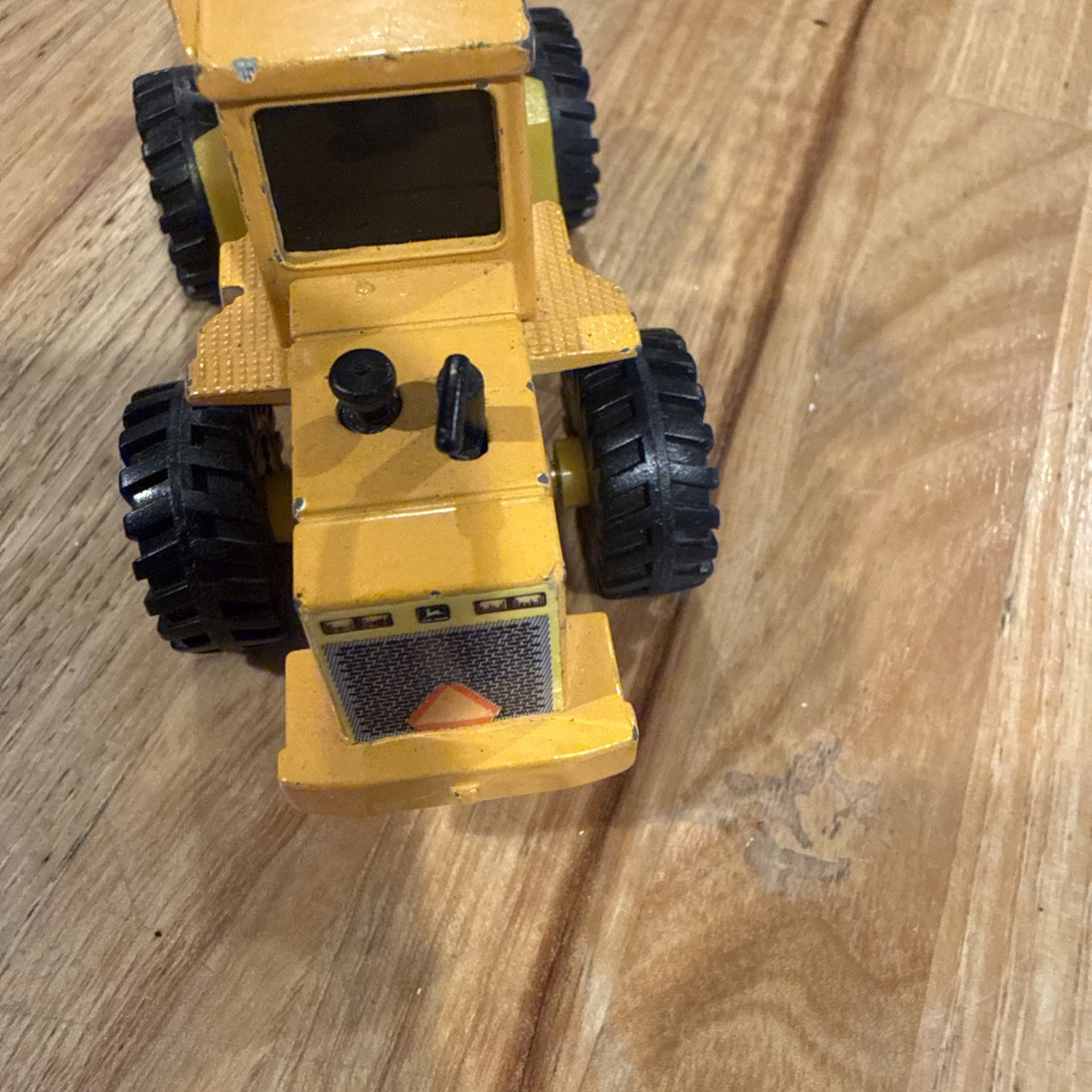 ERTL John Deere 544E Wheel Loader 1/64 Die Cast