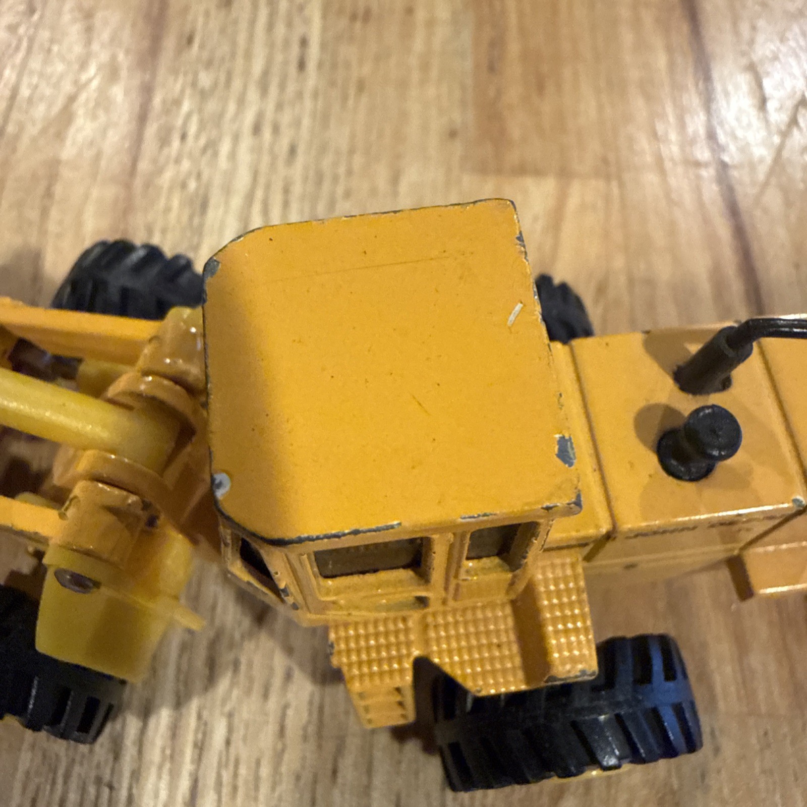 ERTL John Deere 544E Wheel Loader 1/64 Die Cast