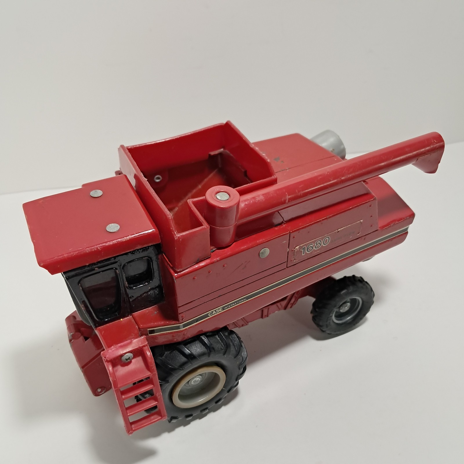 1980’s ERTL Case 1680 Axial-Flow International Combine – Scale 1:32 Made In USA