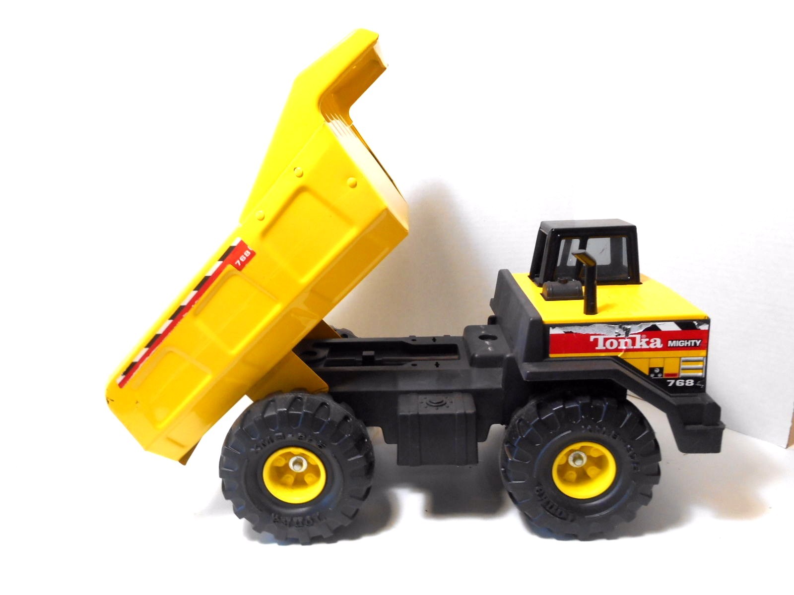 Tonka Mighty 768 Dump Truck Pressed Steel & Plastic XMB – 975