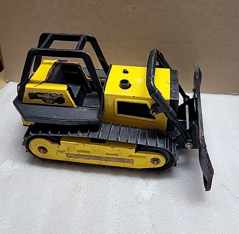 Vintage 1980’s Tonka Yellow Steel Bulldozer 13″ Model #51054