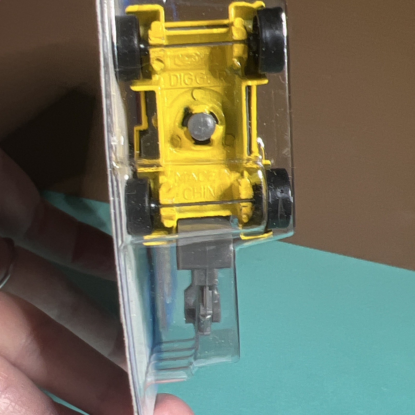 Hot Wheels Digger Collector #643 Yellow/Gray Diecast Construction Vehicle 1997