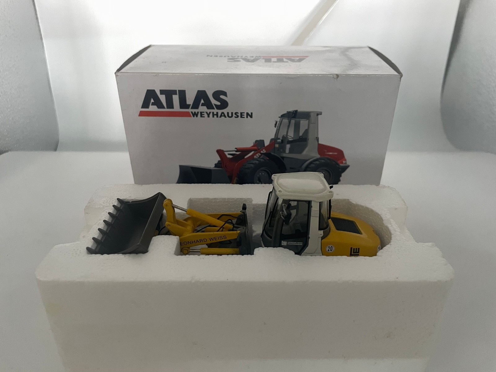 NZG 1:50 DieCast Model Atlas 95 Weyhausen Wheel Loader Leonhard Weiss 640/02