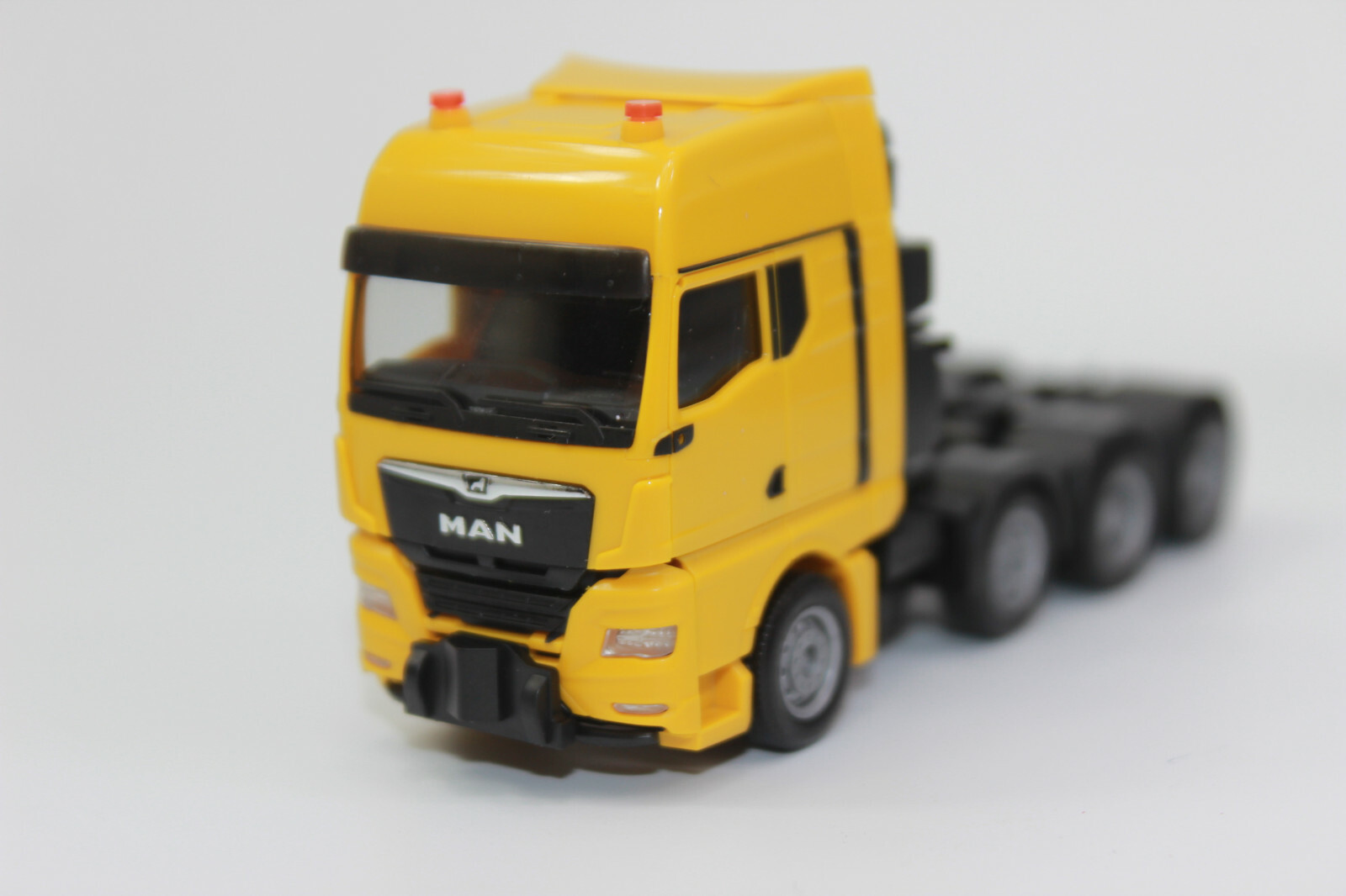 Herpa 313537 MAN TGX GX SL Tractor Unit 1:87 H0 New In Original Packaging