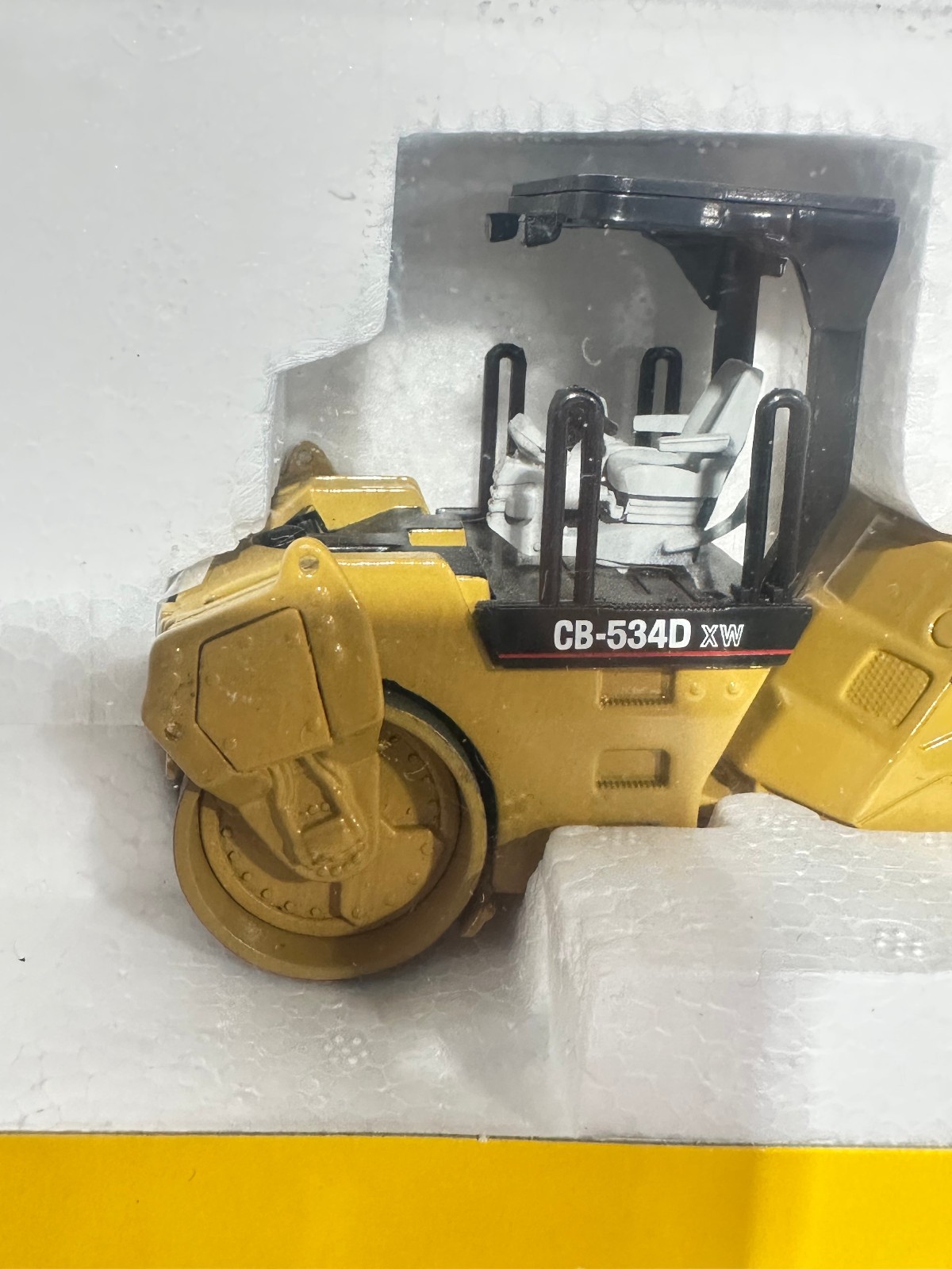 Caterpillar CB-534D XW Vibratory Asphalt Compactor By Norscot 1/50th Scale