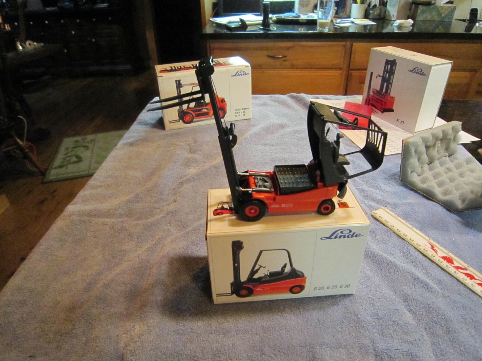 Linde Stacking Model #E-25, diecast; slightly used, original packaging