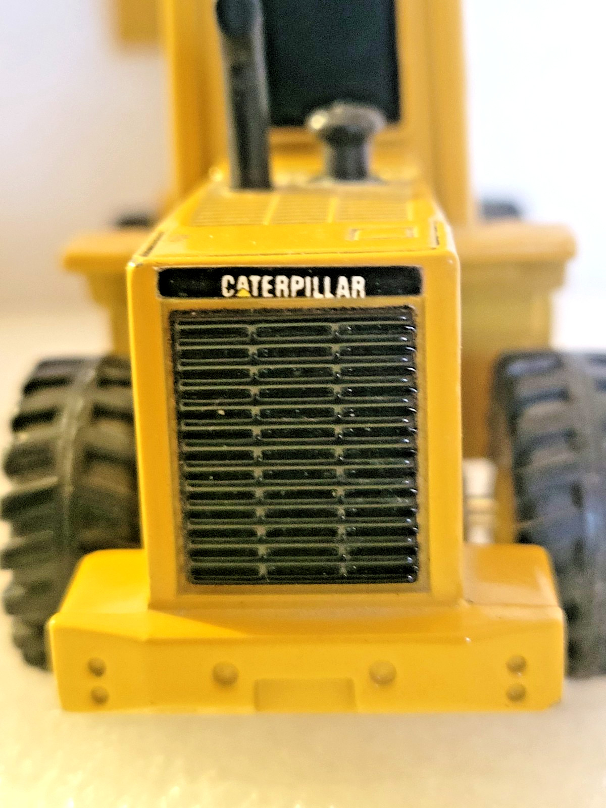 Ertl Cat 950F Caterpillar 1/64 Scale Die Cast Wheel Loader # 2418