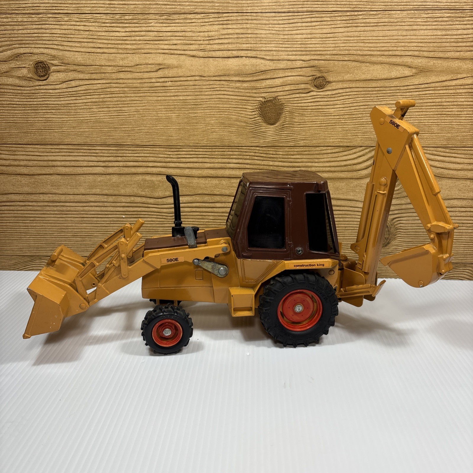 Vintage Ertl Case 580E Super K Backhoe Construction King