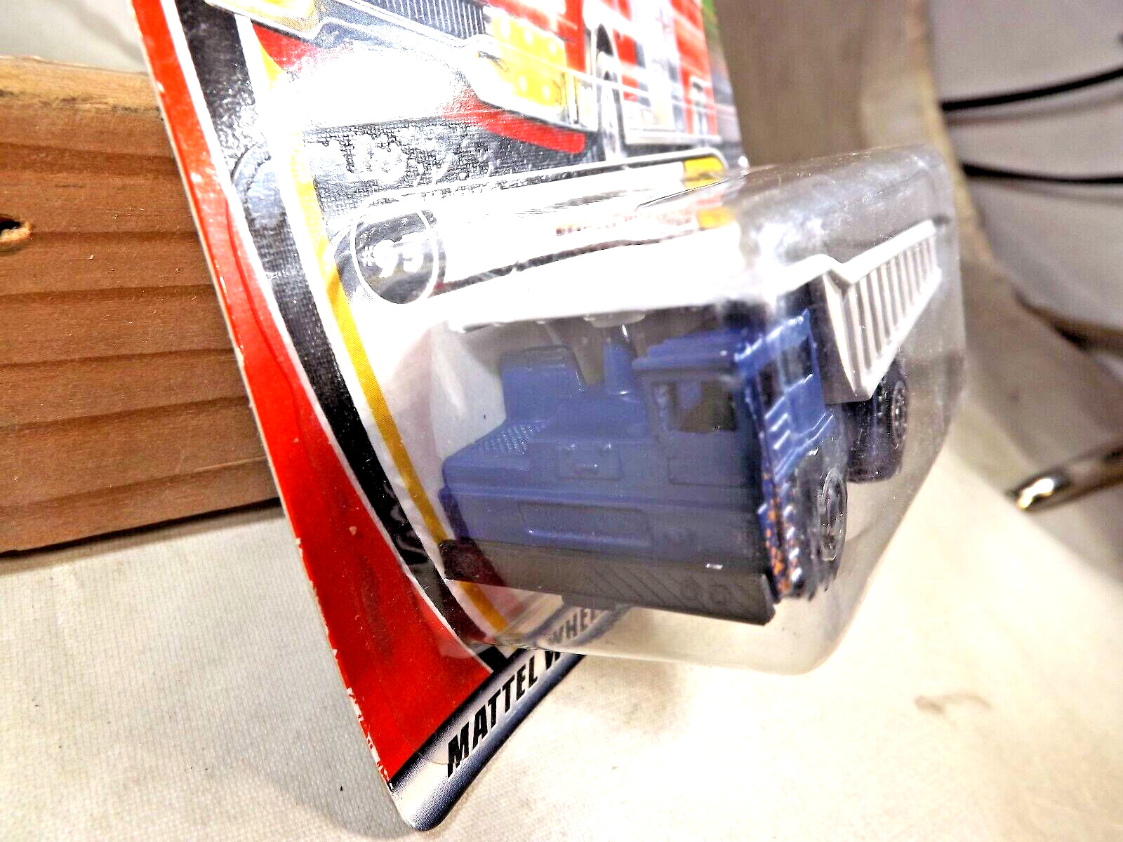 2000 Matchbox #95 Build It EARTH MOVER Blue-Gray w/MCAT Spokes Fire Truck Card