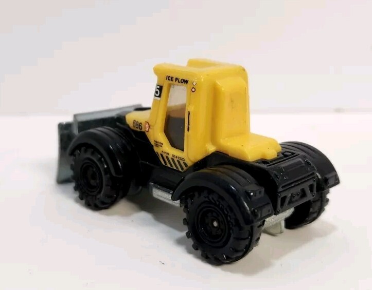 2005 Matchbox Yellow Snow Tractor “Plowverizer”