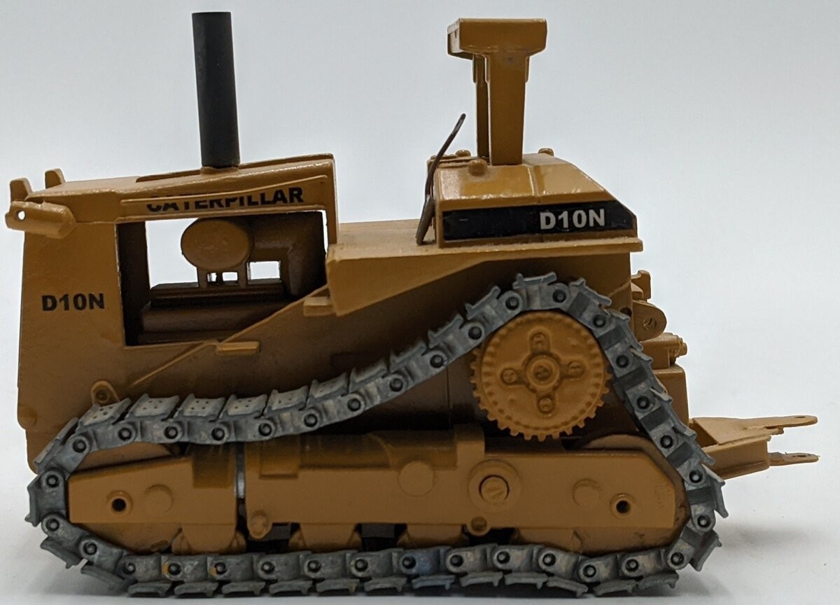 Conrad 1:50 CAT D10 Tractor – Custom Pull Tractor w/Metal Tracks
