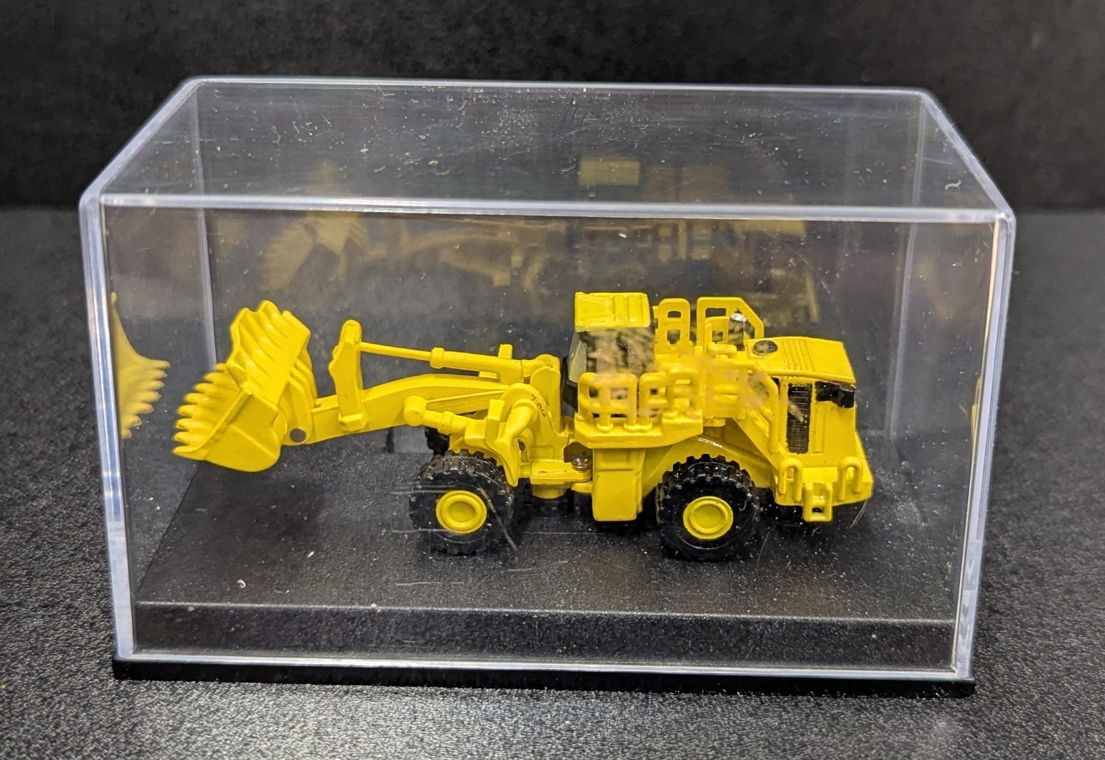 Norscot Cat 988H Wheel Loader 1:64 Scale Model With Display Case
