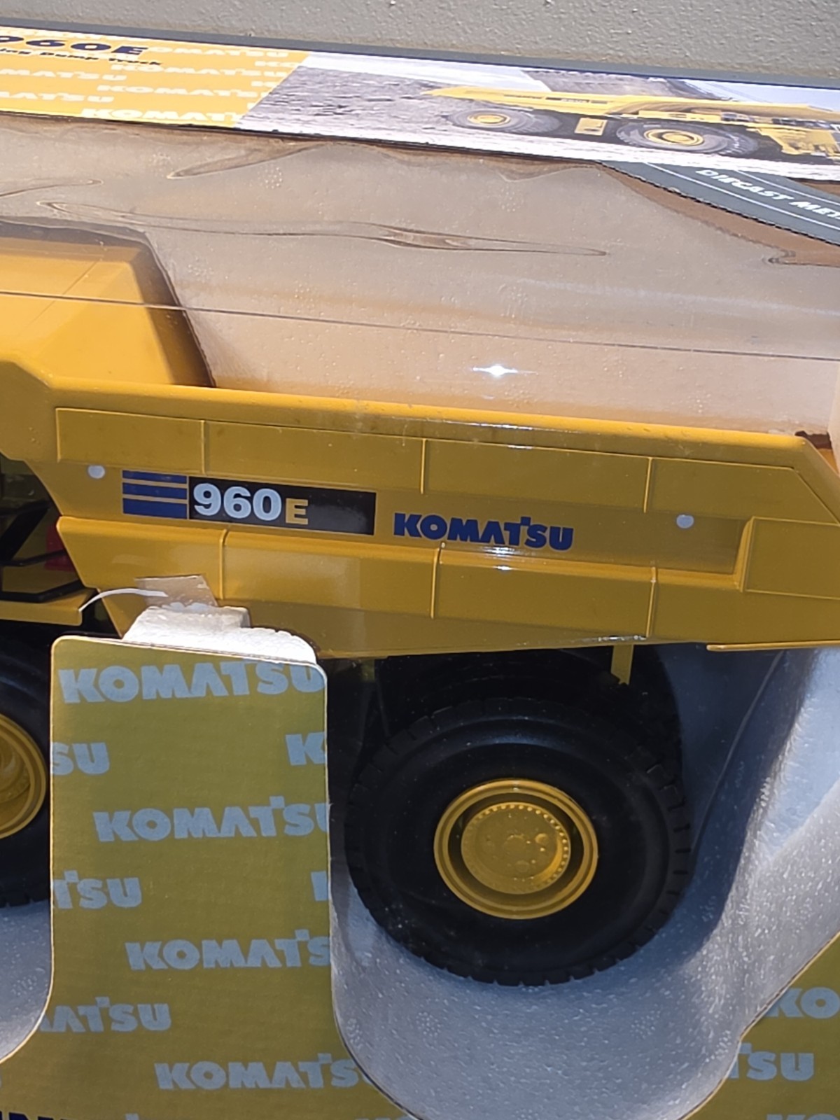 NEW MINT IN BOX! First Gear Komatsu 960E Mining Dump Truck 1:50 Scale Diecast