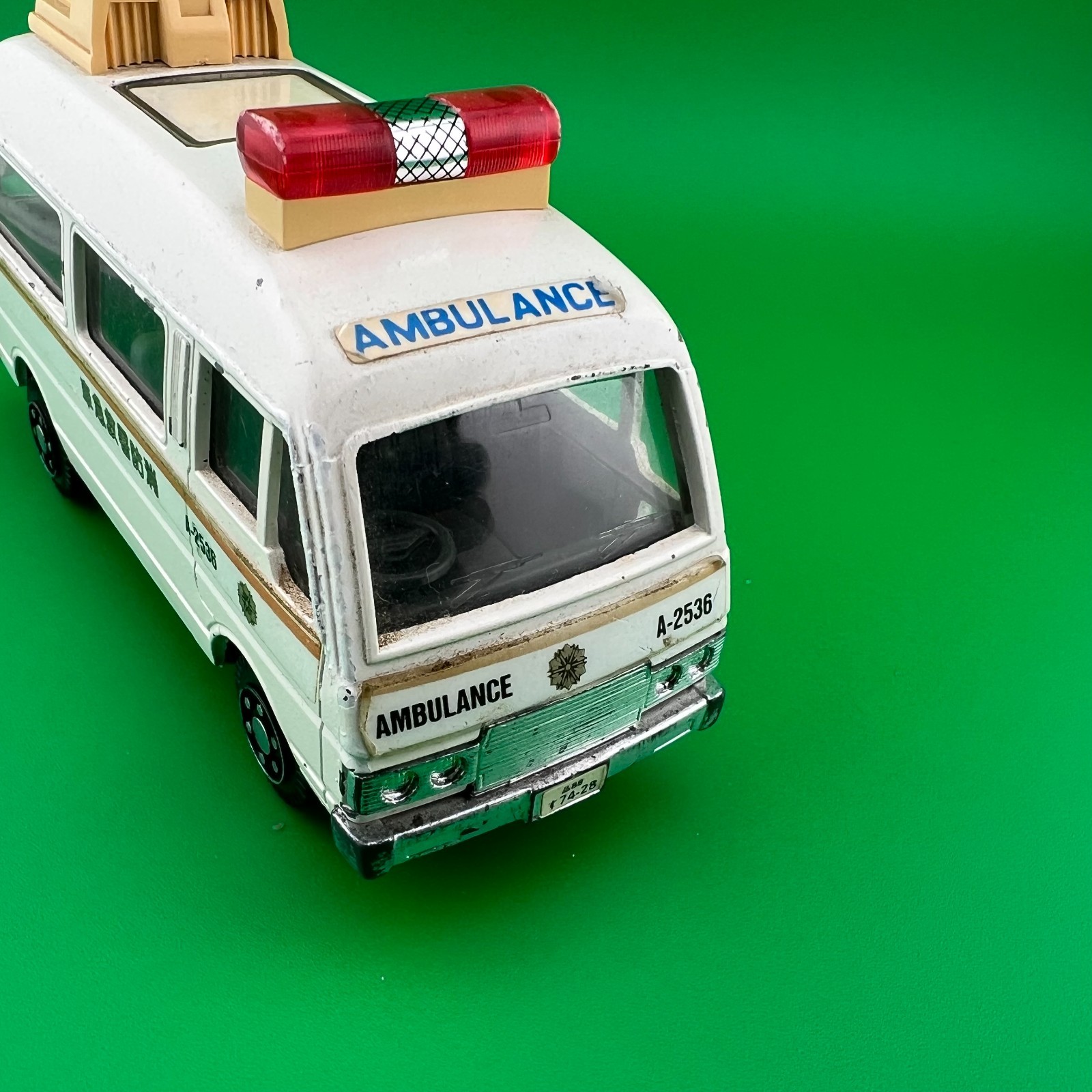 Diapet Yonezawa Nissan Caravan Ambulance 1/43 Made In Japan 014-1994