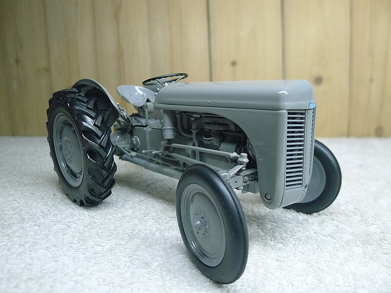 1:16 Scale UH Ferguson TEA-20 Tractor Construction Farm Machine Diecast Model