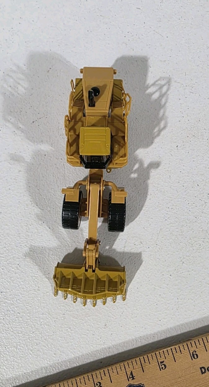Diecast Masters 1/64 CAT 988H Wheel Loader Construction Equipment
