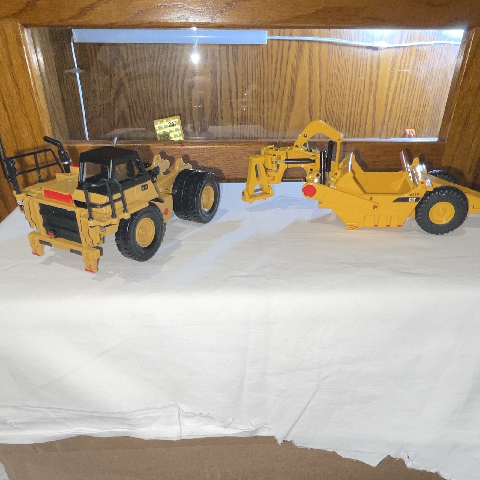 CAT 775E Truck & 631D Scraper Diecast Construction Equipment Yellow Black