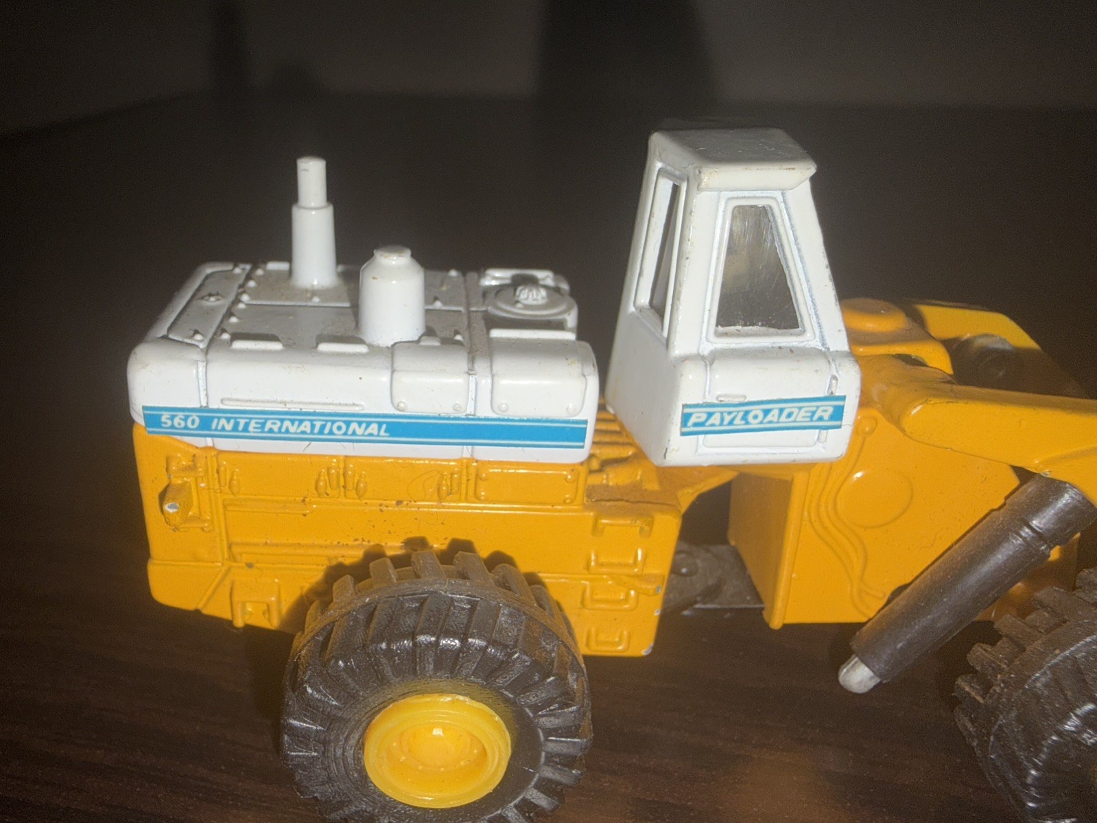 ERTL Mighty Movers International Payloader Wheel Loader 560 NO BOX*